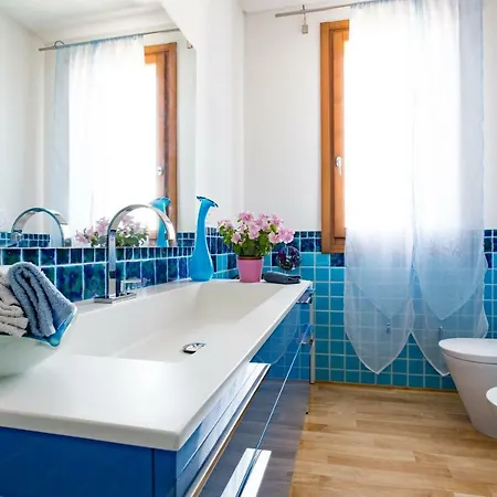 La Casa Che Ride *